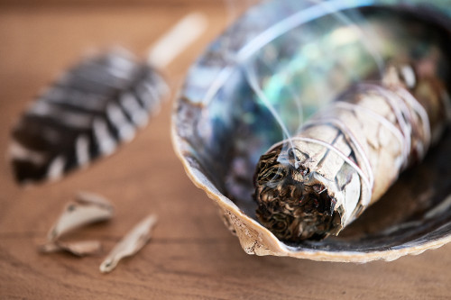 Weissmagische Rituale: Foto: © efoArt / AdobeStock / #453585580